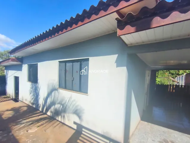 Casa com 600m² 3 quartos e 2 banheiros, à venda ou para alugar, no bairro Barreiros em Apucarana