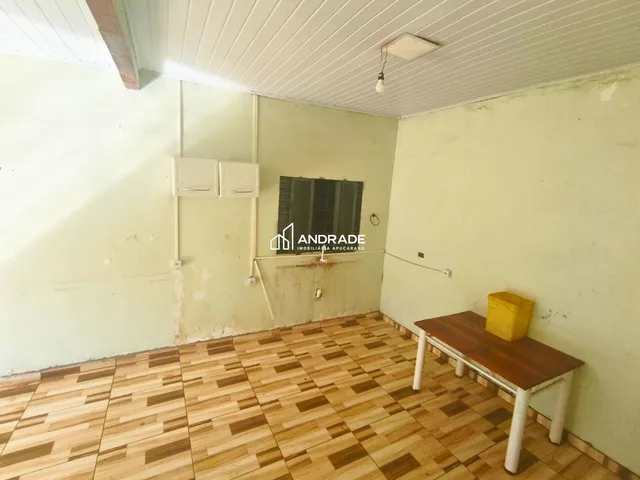 Casa com 600m² 3 quartos e 2 banheiros, à venda ou para alugar, no bairro Barreiros em Apucarana