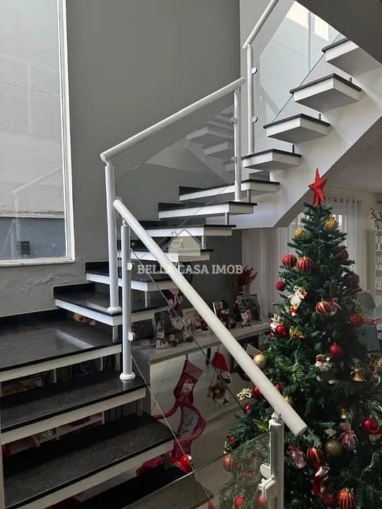 Casa à venda com 3 quartos, 176m² - Foto 4