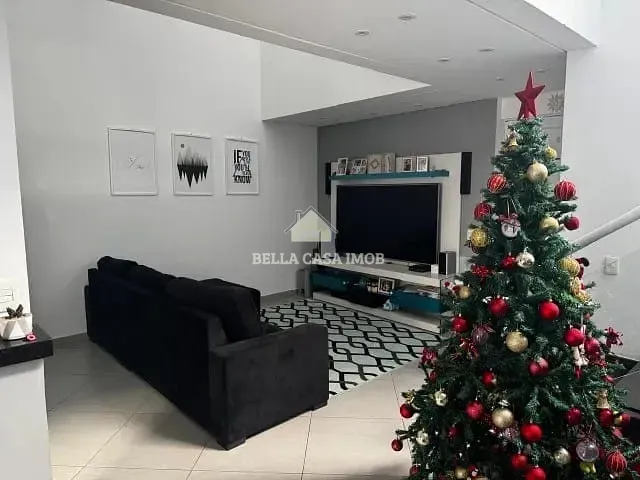 Casa com 176m² 3 quartos e 3 banheiros, à venda, no bairro Wanel Ville em Sorocaba