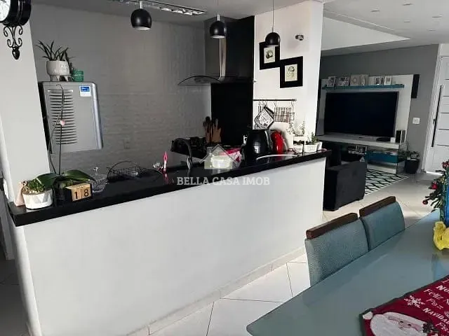 Casa com 176m² 3 quartos e 3 banheiros, à venda, no bairro Wanel Ville em Sorocaba