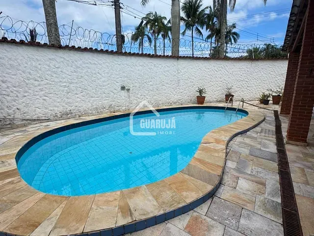 Casa com 373m² 4 quartos e 2 banheiros, à venda ou para alugar, no bairro Jardim Virgínia em Guarujá