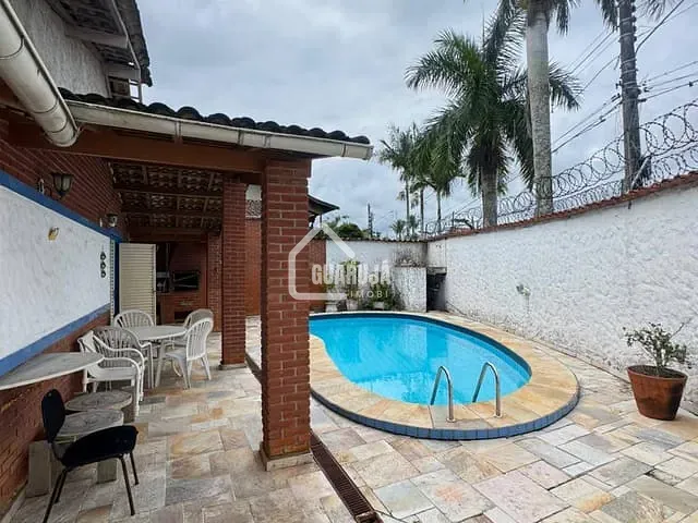 Casa com 373m² 4 quartos e 2 banheiros, à venda ou para alugar, no bairro Jardim Virgínia em Guarujá