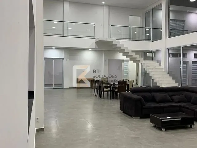 Casa com 1000m² 5 quartos e 4 banheiros, à venda, no bairro Colinas de Indaiatuba em Indaiatuba