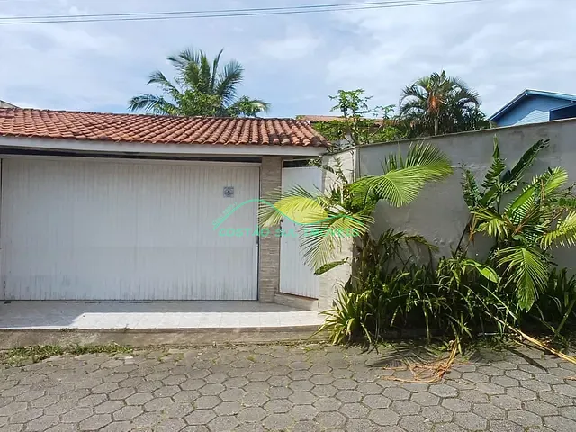 Casa com 360m² 3 quartos e 4 banheiros, à venda, no bairro Morro das Pedras em Florianópolis