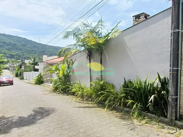 Casa com 360m² 3 quartos e 4 banheiros, à venda, no bairro Morro das Pedras em Florianópolis