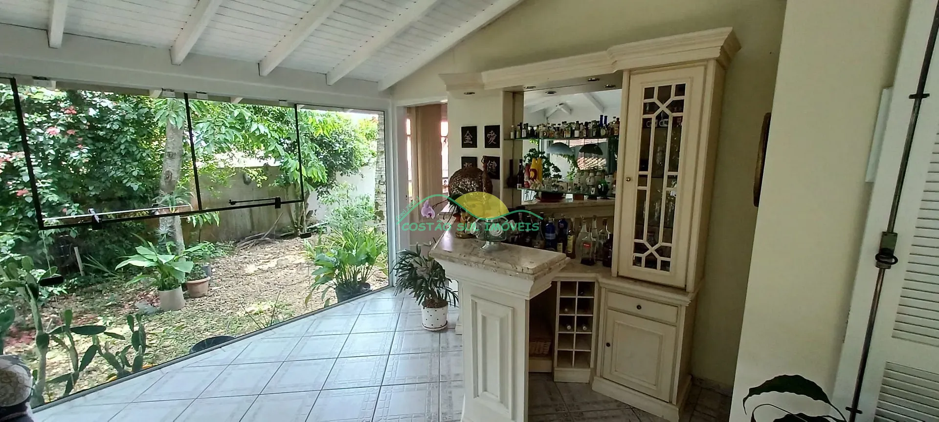 Casa, 3 quartos, 211 m² - Foto 1