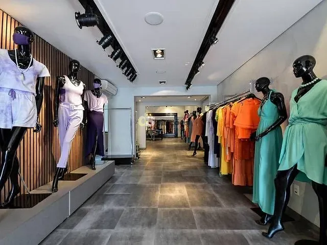 Casa à venda, no bairro Vila Nova Conceição em São Paulo