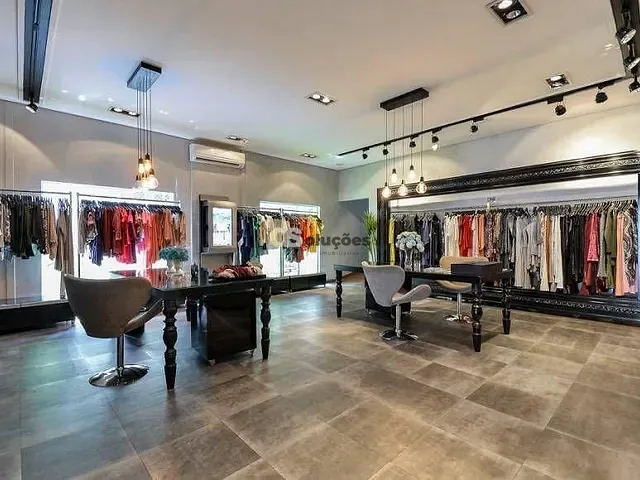 Casa à venda, no bairro Vila Nova Conceição em São Paulo