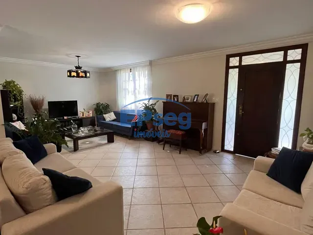 Casa 5 quartos e 5 banheiros, à venda, no bairro Piatã em Salvador