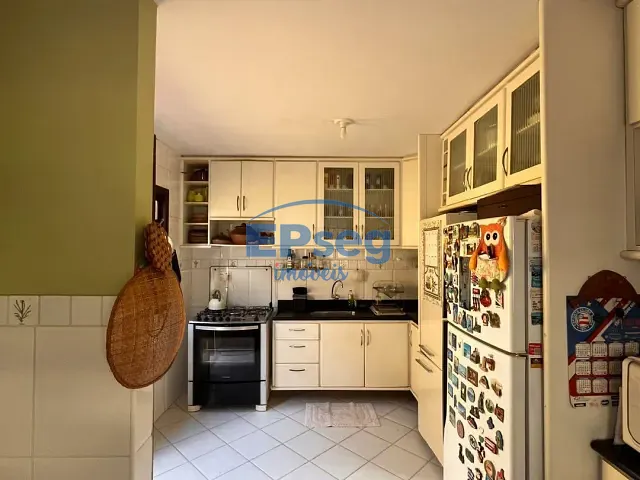 Casa 5 quartos e 5 banheiros, à venda, no bairro Piatã em Salvador