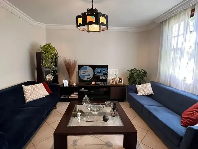 Casa 5 quartos e 5 banheiros, à venda, no bairro Piatã em Salvador