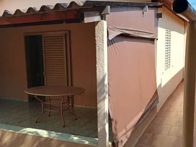 Casa 2 quartos e 2 banheiros, à venda, no bairro Conjunto Habitacional Antônio Costa em Mirassolândia