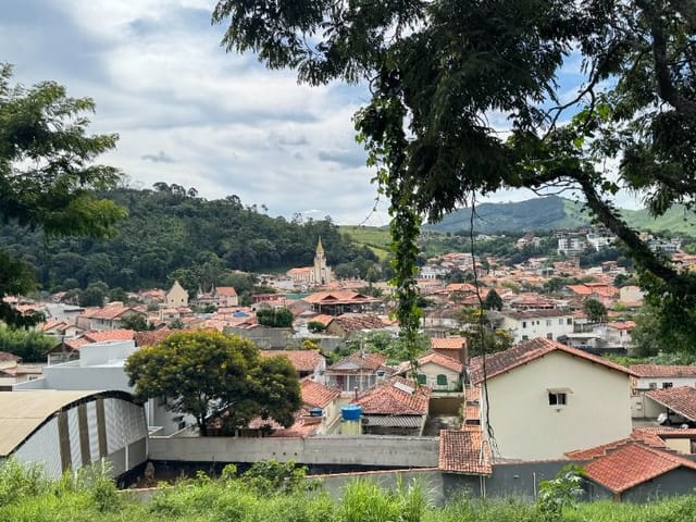Casa com 566m² 10 quartos e 7 banheiros, à venda, no bairro Tronqueiras em Passa Quatro