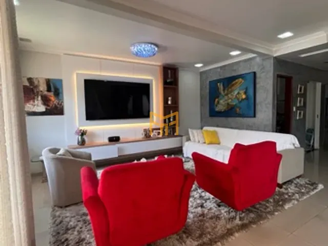 Casa com 400m² 4 quartos e 6 banheiros, à venda, no bairro Castanheira em Belém