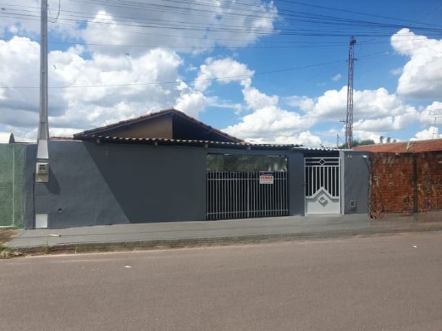 Casa com 256m² 4 quartos e 2 banheiros, à venda, no bairro Jardim Flamengo em Birigui