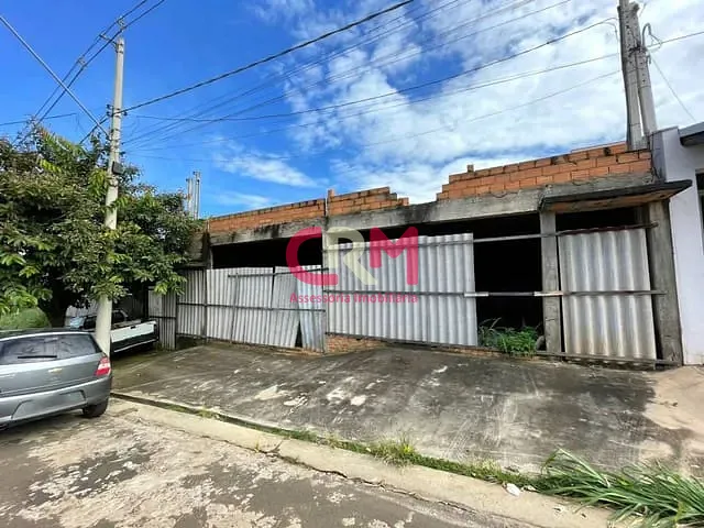 Casa com 180m² 3 quartos e 2 banheiros, à venda, no bairro Parque Residencial Laranjeiras II em Taquaritinga