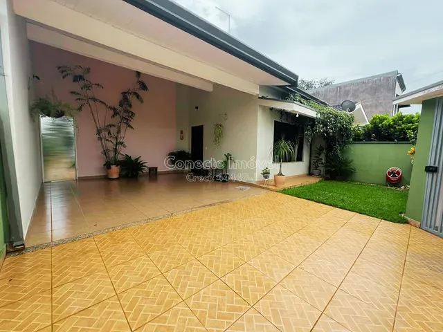 Casa com 250m² 3 quartos e 2 banheiros, à venda, no bairro Parque Residencial Groot em Holambra