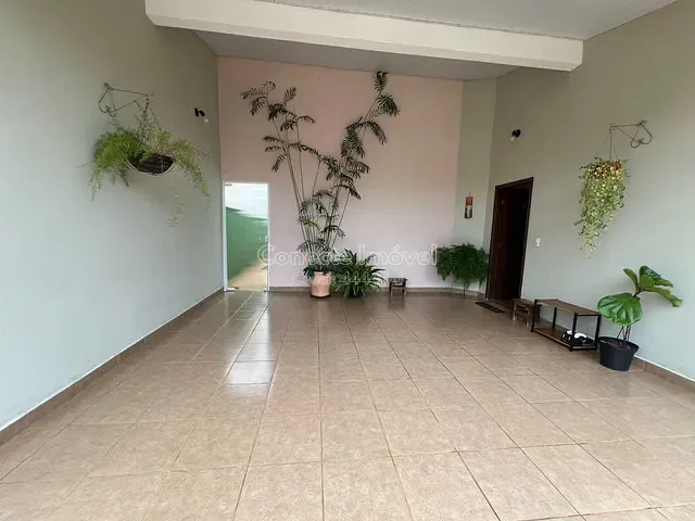Casa com 250m² 3 quartos e 2 banheiros, à venda, no bairro Parque Residencial Groot em Holambra