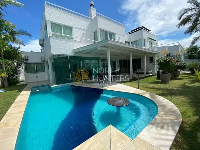 Casa com 700m² 4 quartos e 6 banheiros, à venda, no bairro Jurerê Internacional em Florianópolis