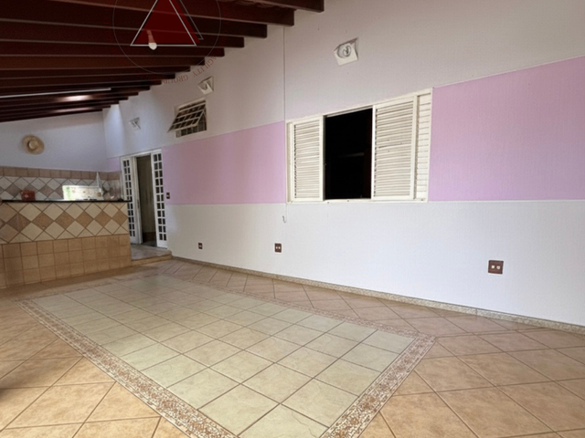 Casa com 250m² 3 quartos e 2 banheiros, à venda, no bairro Centro em Franca