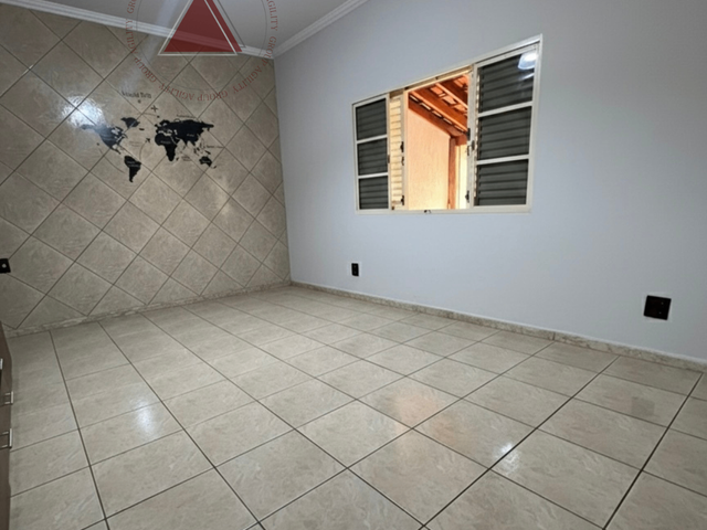 Casa com 250m² 3 quartos e 2 banheiros, à venda, no bairro Centro em Franca
