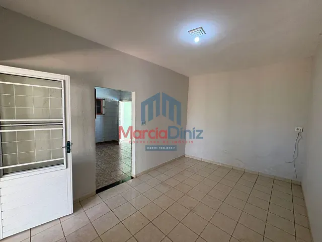 Casa 2 quartos e 1 banheiro, para alugar, no bairro Centro em Ituverava