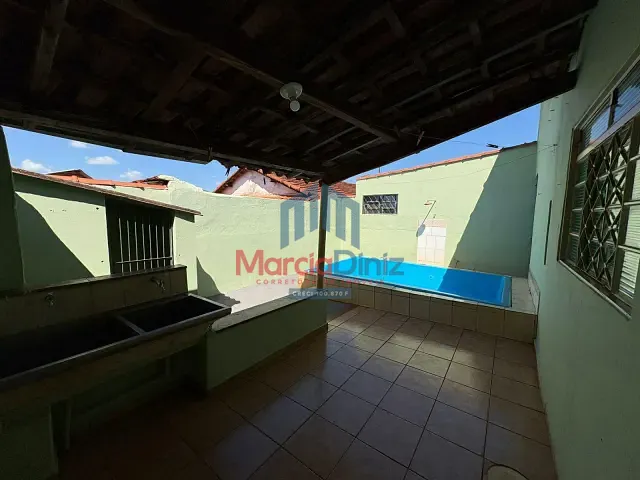 Casa 2 quartos e 1 banheiro, para alugar, no bairro Centro em Ituverava