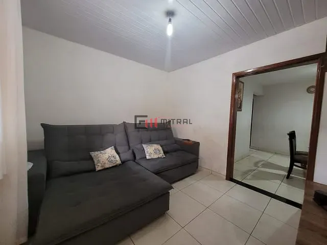 Casa com 200m² 2 quartos e 2 banheiros, à venda, no bairro Giovani Lunardelli em Londrina