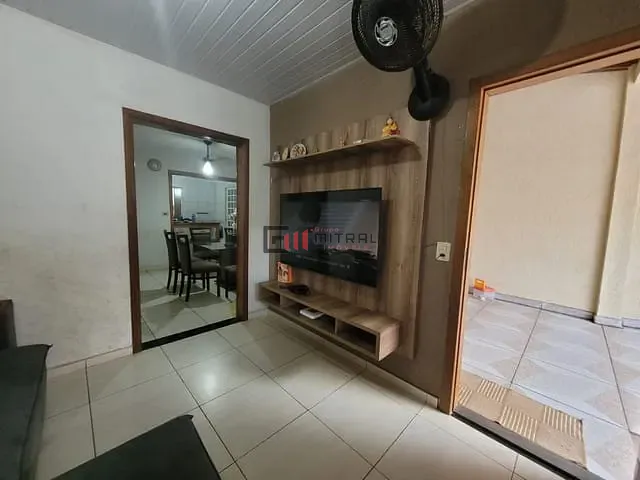 Casa com 200m² 2 quartos e 2 banheiros, à venda, no bairro Giovani Lunardelli em Londrina