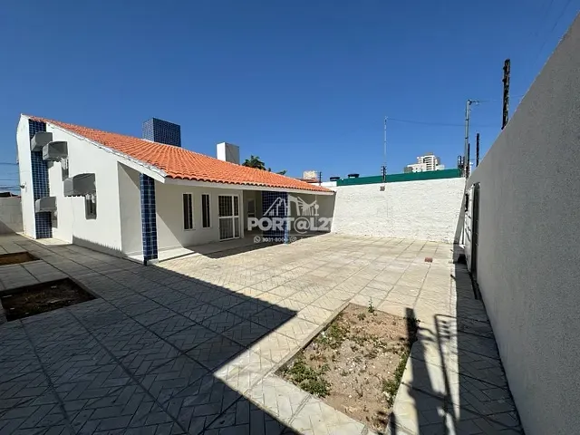 Casa 3 quartos e 4 banheiros, para alugar, no bairro São José em Petrolina