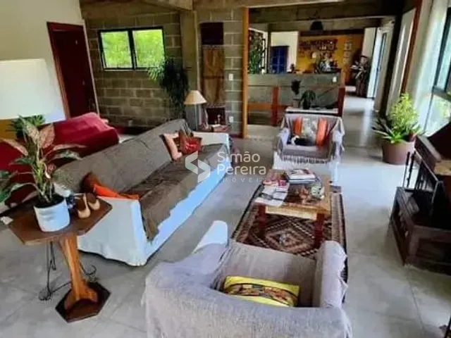 Casa com 4600m² 4 quartos e 2 banheiros, à venda, no bairro Pedro do Rio em Petrópolis