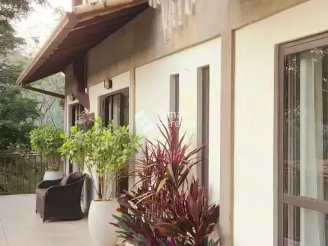 Casa com 4600m² 4 quartos e 2 banheiros, à venda, no bairro Pedro do Rio em Petrópolis