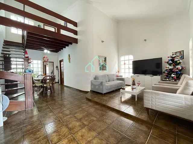 Casa com 263m² 3 quartos e 3 banheiros, à venda, no bairro Chacara do Visconde em Taubaté