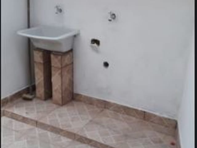 Casa para alugar, no bairro Jardim Miriam em São Paulo