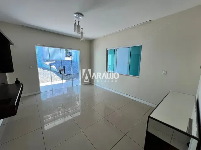 Casa com 150m² 2 quartos e 2 banheiros, para alugar, no bairro Fazenda em Itajaí