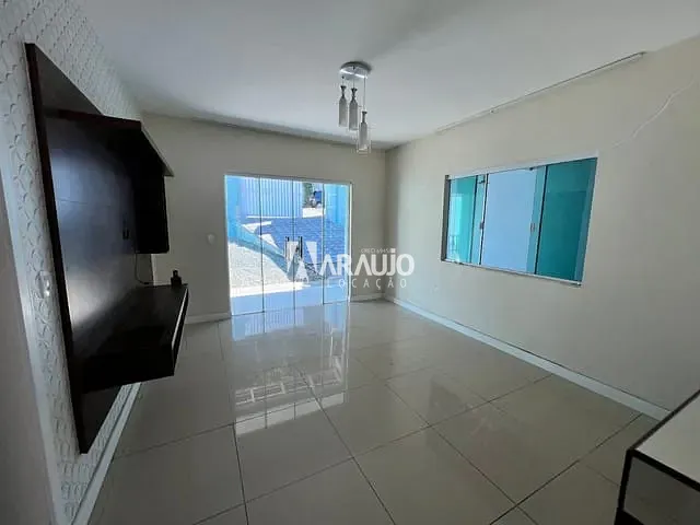 Casa com 150m² 2 quartos e 2 banheiros, para alugar, no bairro Fazenda em Itajaí