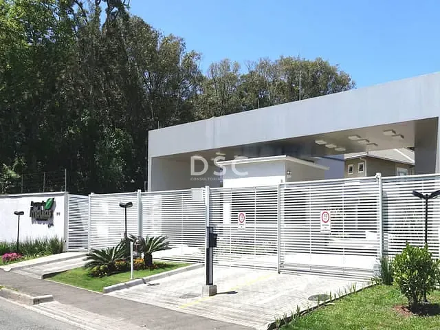 Casa com 600m² 3 quartos e 1 banheiro, à venda, no bairro Campo Comprido em Curitiba