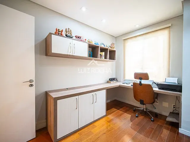 Casa com 345m² 3 quartos e 3 banheiros, à venda, no bairro GRANJA VIANA em Cotia