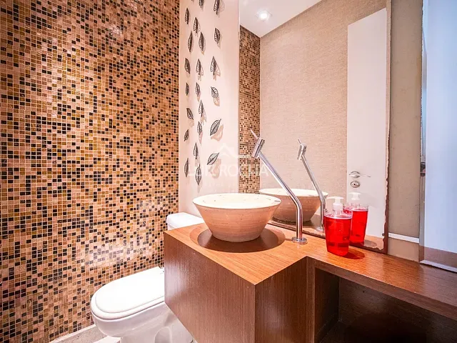 Casa com 345m² 3 quartos e 3 banheiros, à venda, no bairro GRANJA VIANA em Cotia