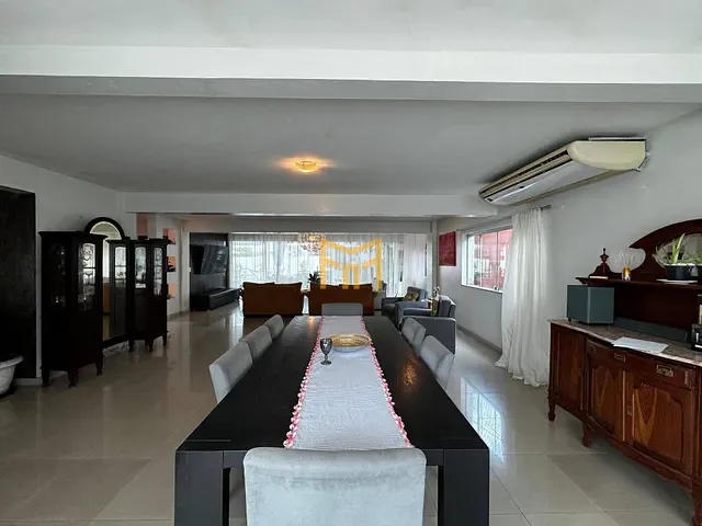 Casa 5 quartos e 8 banheiros, à venda, no bairro Parque Verde em Belém