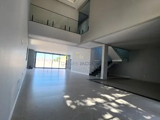 Casa com 401m² 3 quartos e 4 banheiros, à venda, no bairro Pedra Branca em Palhoça