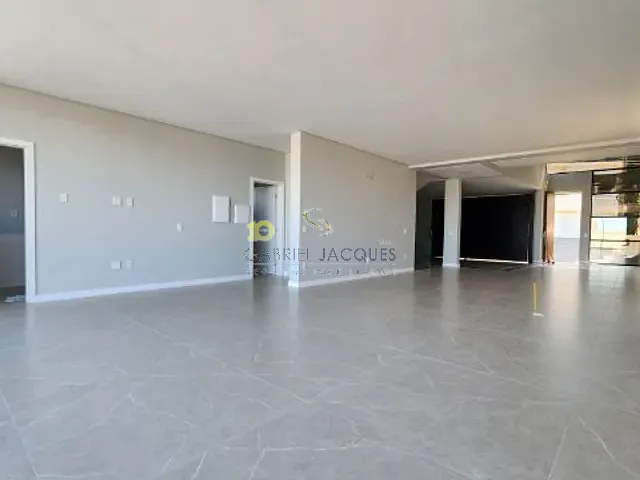 Casa com 401m² 3 quartos e 4 banheiros, à venda, no bairro Pedra Branca em Palhoça