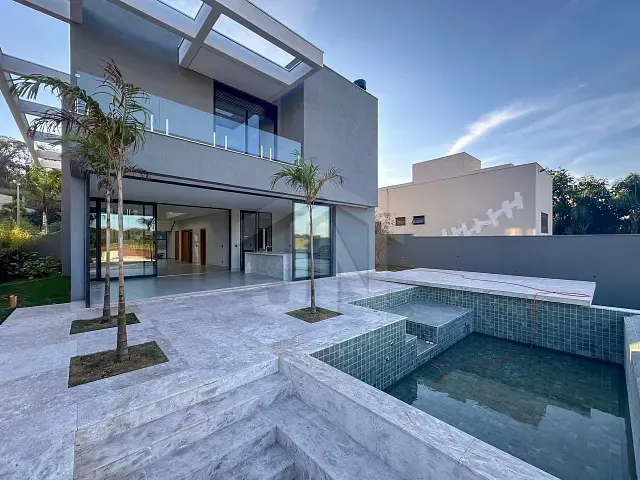 Casa 3 quartos e 5 banheiros, à venda, no bairro Residencial e Empresarial Alphaville em Ribeirão Preto