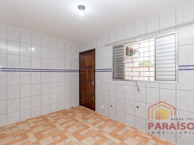 Casa com 458m² 2 quartos e 1 banheiro, à venda, no bairro Uberaba em Curitiba