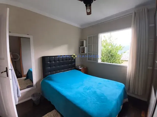 Casa 3 quartos e 2 banheiros, à venda, no bairro Mosela em Petrópolis