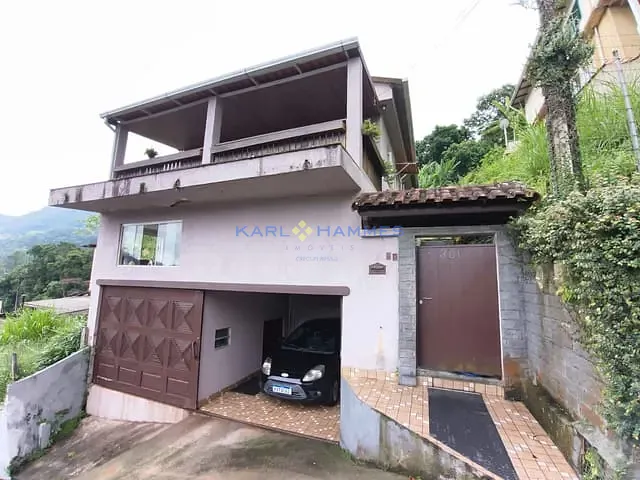 Casa 3 quartos e 2 banheiros, à venda, no bairro Mosela em Petrópolis