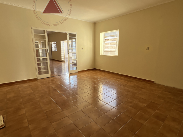 Casa com 290m² 3 quartos e 2 banheiros, à venda, no bairro Jardim Riviera em Franca