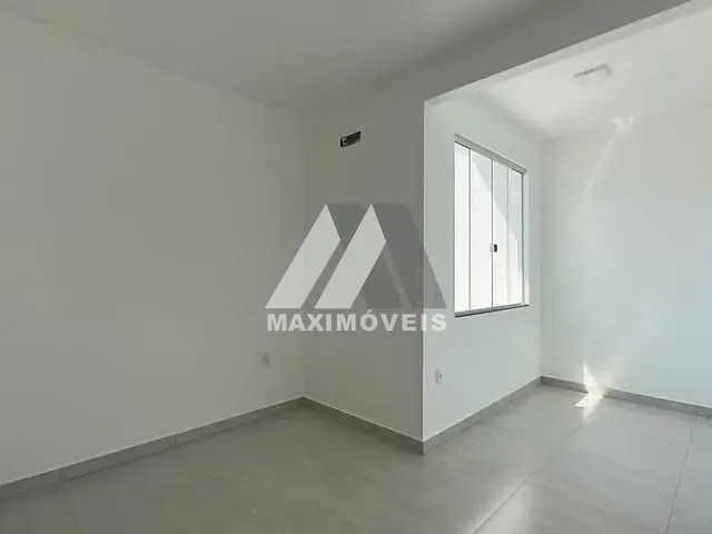 Casa 2 quartos e 1 banheiro, para alugar, no bairro Santa Tereza em Araçuaí