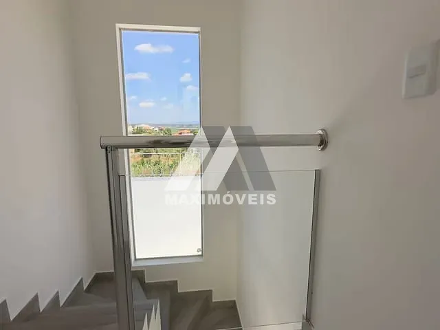 Casa 2 quartos e 1 banheiro, para alugar, no bairro Santa Tereza em Araçuaí